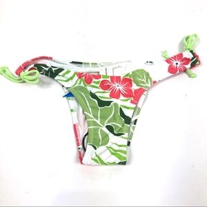 Cia Maritima Brazilian bikini bottoms hibiscus coral